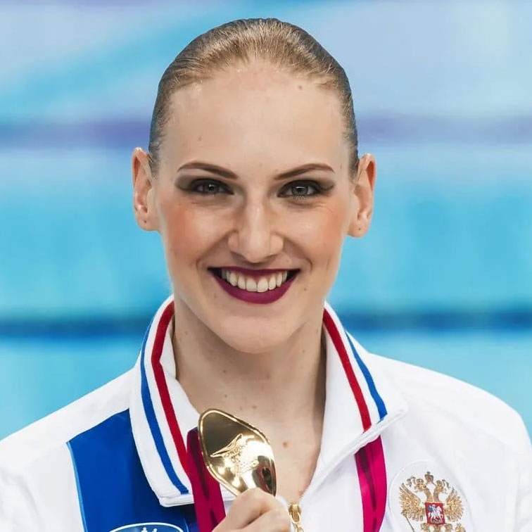 Светлана Ромашина: 7 золотых Олимпиад, 21 золото чемпионатов мира Светлана Ромашина — семикратная олимпийская чемпионка по синхронному плаванию
